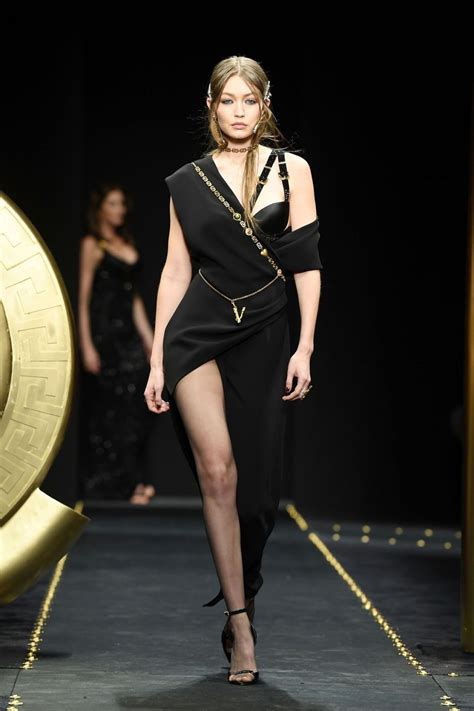 stivali versace 2019|versace runway fashion.